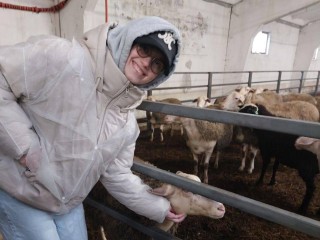 Начало пути к большой профессии: как будущие ветеринары и зоотехники изучали цикл производства на подмосковной ферме