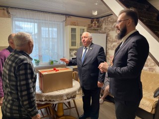 Ветерана Виктора Благова из Наро-Фоминска поздравили с наступающим Новым годом