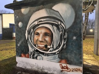 От серых фасадов к ярким шедеврам: художник из города Рошаль меняет облик родного округа