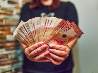 Скорпионам придется принять важное решение, а Тельцов накроет волна богатства: что приготовили звезды на 13 декабря