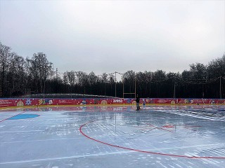 Морозы на подходе: ступинский каток готовят к открытию