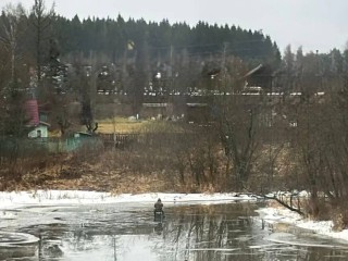Фото любителя зимней рыбалки и острых ощущений потрясло жителей Можайска