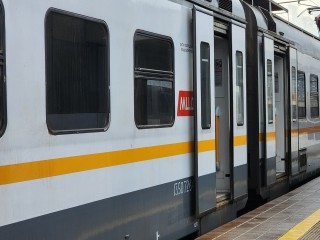 На станции Домодедово вновь заметили зацеперов: пассажиры сняли опасный трюк на видео