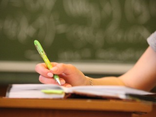 Студентов прогонят? Почему крупный педагогический вуз отказывается от всех непрофильных специальностей