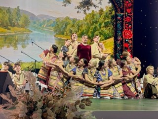 Бал на высшем уровне: танцоры из Подольска выступили перед ветеранами и участниками СВО