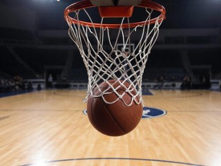 Школьники разыгрывают путевки в финал: в Ступине идет жаркая борьба в баскетболе 3×3