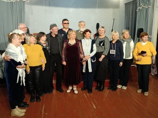 Концерт бардовской музыки собрал более 60 слушателей на Даче Струковых в Пушкино