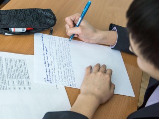 Зачет или незачет: как одиннадцатиклассники Подмосковья писали итоговое сочинение