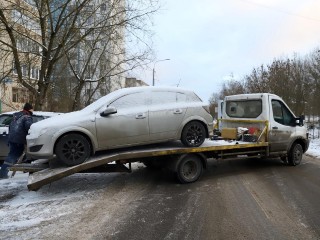 Автомобили должников за налоги и коммуналку арестовали в Солнечногорске