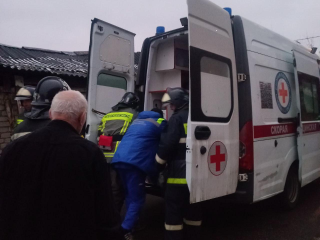 Экстренная помощь под контролем: пожарные и медики вместе спасли 75-летнюю женщину в Бакшеево