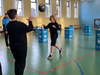 Экологический урок превратился в праздник: школьники Солнечногорска сделали город чище и весело провели день