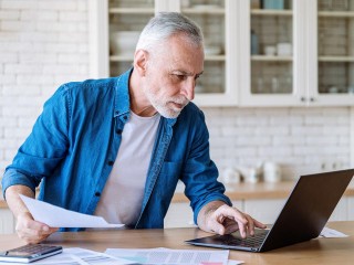 Работают после пенсии почти девять лет: пенсионеры установили новый рекорд