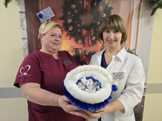 Новогодняя магия в подмосковном роддоме: женщины в реанимации получают подарки и теплые пожелания