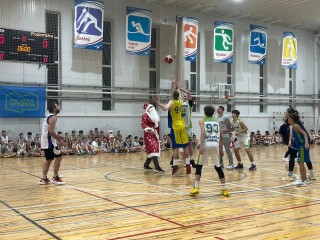 Праздник спорта и семьи: в городе прошел новогодний баскетбольный турнир
