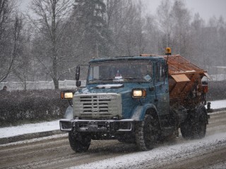 Лед на дорогах в Коломне растопят дорожные службы и погода