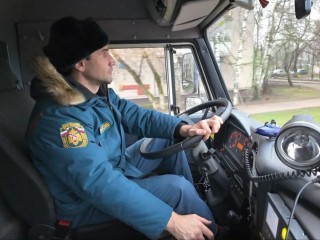 Стихийные парковки во дворах признали угрозой пожарной безопасности в Раменском