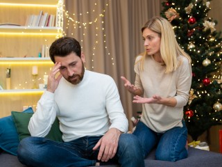 Как не разругаться в праздники с семьей и друзьями: мирный гайд составил клинический психолог