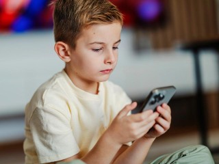 Детские SIM‑карты: Совет Федерации дал рекомендацию Минцифры