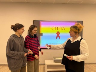 Красная лента — символ борьбы: что должен знать каждый о способах заражения ВИЧ