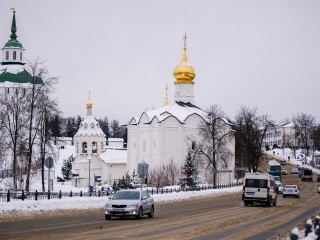 «Спросить Alice AI»: как ИИ поможет спланировать почасовую поездку в Сергиев Посад