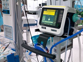 Отделение реанимации переехало в конференц-зал: как в Сергиевом Посаде спасают жизни во время ремонта