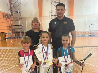 Мячи, бассейн и сосны: как прошли сборы будущих звезд тенниса из Ступина