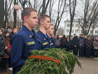 От почетного караула до передачи земли: как студенты почтили память героев битвы под Москвой