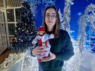 Сказочный помощник Филипп Кривякин теперь радует воскресенцев в резиденции Деда Мороза