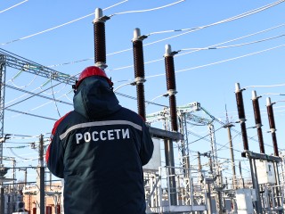 Расчищают просеки и меняют трансформаторы энергетики столичного региона