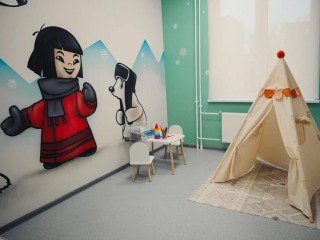 Меньше стресса: в новой Свердловской поликлинике открыли сразу две «Добрые комнаты»