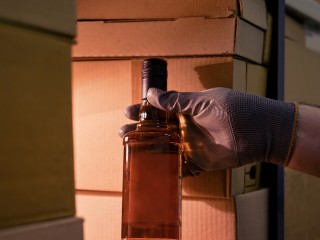 Проверка 13 точек в Долгопрудном завершилась изъятием более 600 бутылок алкоголя