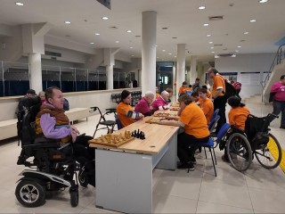 Дартс, шахматы и коляски на виражах: люди с инвалидностью устроили спортивный праздник в Раменском