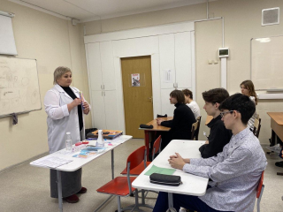 Сохранить голливудскую улыбку и отказаться от вредных привычек: для школьников провели полезную лекцию