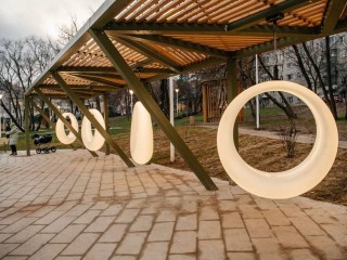 Новая зона отдыха для всей семьи: как изменилась набережная Травинского озера после реконструкции