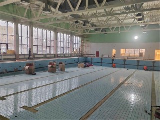 Два бассейна, тренажерный зал и даже кафе: в Лобне завершается строительство нового ФОКа — когда открытие?