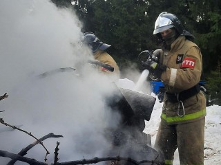 Экстренные службы выехали к загоревшемуся автомобилю на Мытищинской хорде