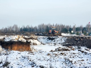 Заброшенный котлован в микрорайоне «Д» в Пущине ликвидируют после долгих лет запустения