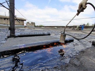 Крыша течет не дольше суток: в какой срок управляющая компания обязана устранить проблему