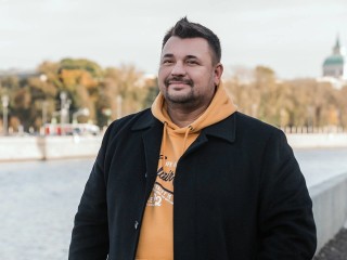 ФНС ставит лайк: солист «Руки вверх!» наконец-то поднял руки в знак финансовой капитуляции