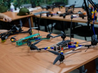 Уходят с лекций на передовую: студенты берут академотпуск, чтобы стать операторами БПЛА