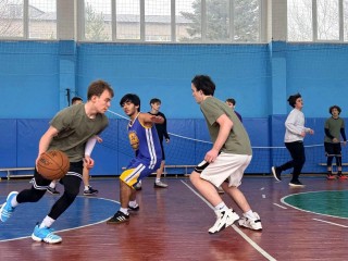 Зимний баскетбольный взрыв: как обычный турнир в подмосковном колледже превратился в яркое спортивное событие