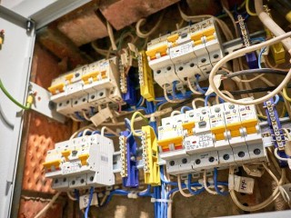 Больше, чем косметика: в доме №12 меняют все — от проводки до водоснабжения