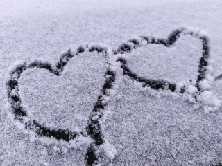 Последняя надежда на снег в 2025 году: синоптик рассказал, когда в Подмосковье вернется зима