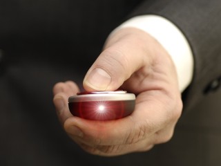 В Звенигороде хулиган ослепляет соседей лазером, рискуя безопасностью полетов