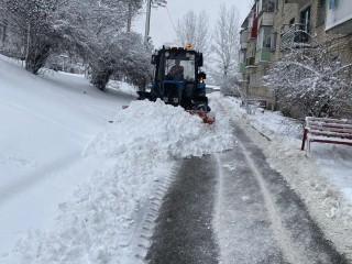 В Рузском округе коммунальщики устраняют последствия ночного снегопада