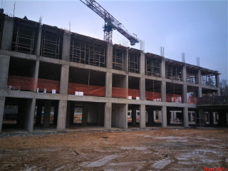 Учебные кабинеты, зоны отдыха, спорта и велопарковка: в Октябрьском строят школу и детсад под одной крышей