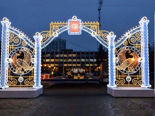 В Серпухове зажгли огни на световых инсталляциях в парке «Питомник» и на площади Владимира Храброго