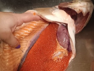 Рыбка с выгодным «сюрпризом»: как правильно выбрать горбушу с икрой