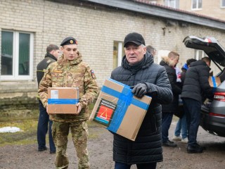 Лыткаринцы отправили теплые вещи, письма и медикаменты в зону СВО