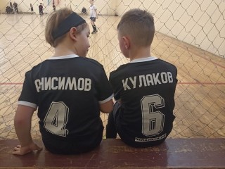 Бронницкие футболисты выиграли две игры подряд на турнире «Лига Первых Побед»